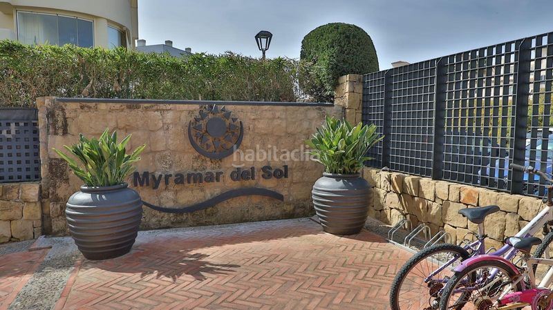 Foto f3d77606-c5d9-49c2-b4e0-2a32065e2e4c. Pis amb aparcament piscina a El Faro de Calaburra - Chaparral Mijas