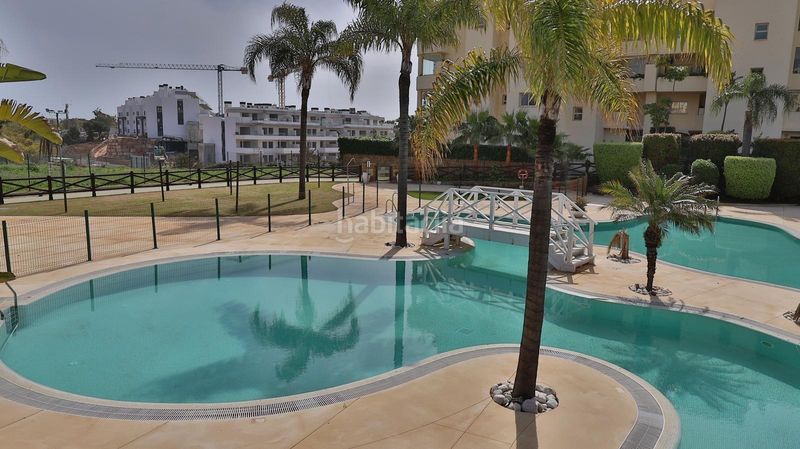 Foto f98bc007-5db8-4451-baca-726d7124c563. Pis amb aparcament piscina a El Faro de Calaburra - Chaparral Mijas