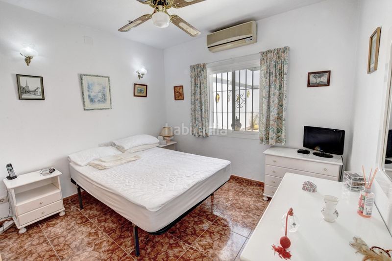 Foto ac54328a-7e86-4044-9a86-054445c0fa61. Casa aparellada amb calefacció aparcament piscina a Benalmádena
