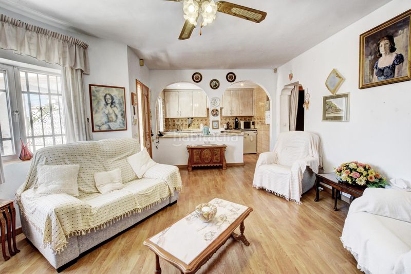 Foto b05c950b-8887-4f6f-9d67-4db3c3727495. Casa aparellada amb calefacció aparcament piscina a Benalmádena