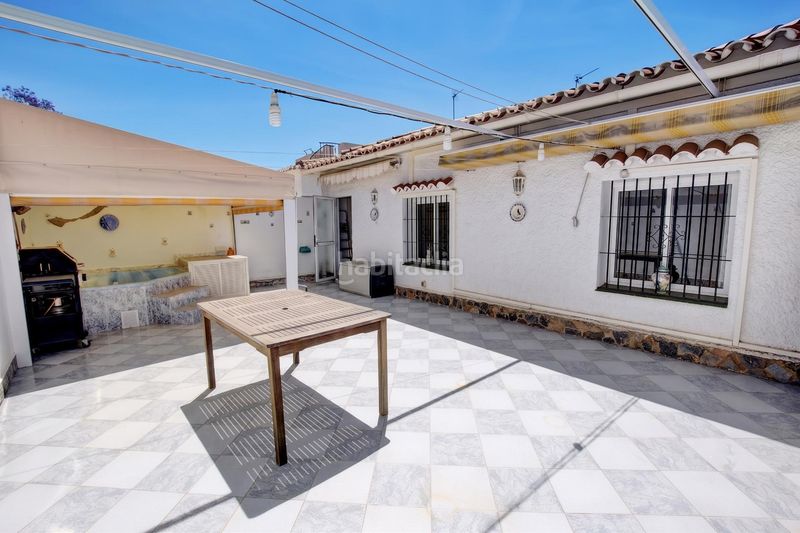 Foto ba91fdc6-8e45-4185-a89d-c5fc6f323358. Casa aparellada amb calefacció aparcament piscina a Benalmádena