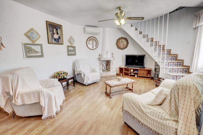 Foto d198c57e-8fe8-4a5c-b130-42eb87694967. Casa aparellada amb calefacció aparcament piscina a Benalmádena