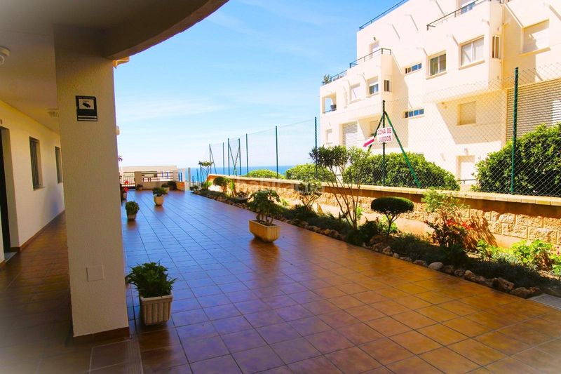 Foto 0587c3f2-612c-4e57-b40f-ab5896a3e7d3. Pis amb aparcament piscina a Zona Centro Comercial Torrequebrada Benalmádena