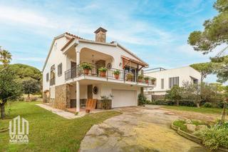 Casa  Carrer de josep lluís sert. ¡bienvenidos a esta espectacular casa situada en una de las zona