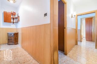Planta baixa  Carrer federico garcía lorca. Piso con patio a reformar !