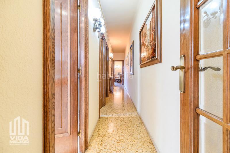 Foto 7bfd4feb-53aa-4579-a431-53dcd89062a2. Attico con camino riscaldamento in Passeig Maragall Gavà