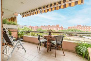 Pis  Carrer de manuel de falla. Maravillos piso en venta en gavà