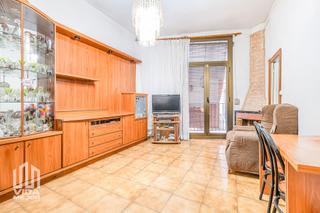 Flat in Carrer de la cendra 27. Piso de 60 m2, 3 habitaciones, balcón y ascensor  !!