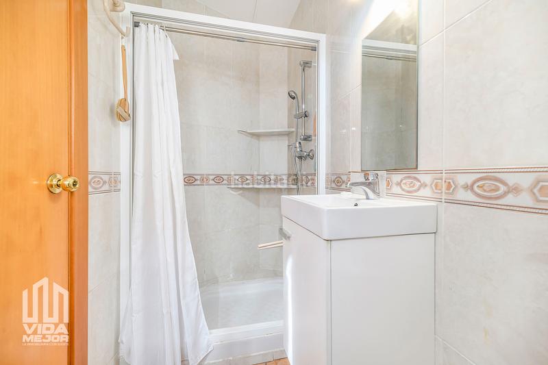 Foto b245a1e0-1bac-48f4-ae47-976658e1d212. Pis a Diagonal-Colomeres Gavà