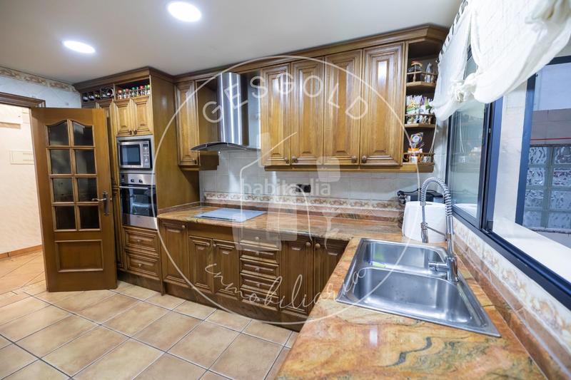 Foto c2cdb388-c416-4ef2-96a7-cac746aef476. Flat with parking in Playa Burriana