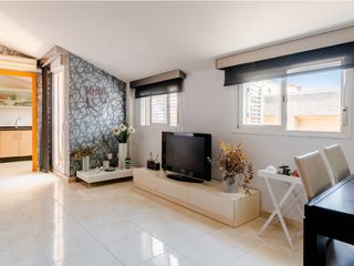 Duplex  Calle alcala galiano. Luminoso dúplex con terraza y parking a 600 metros del puerto pe