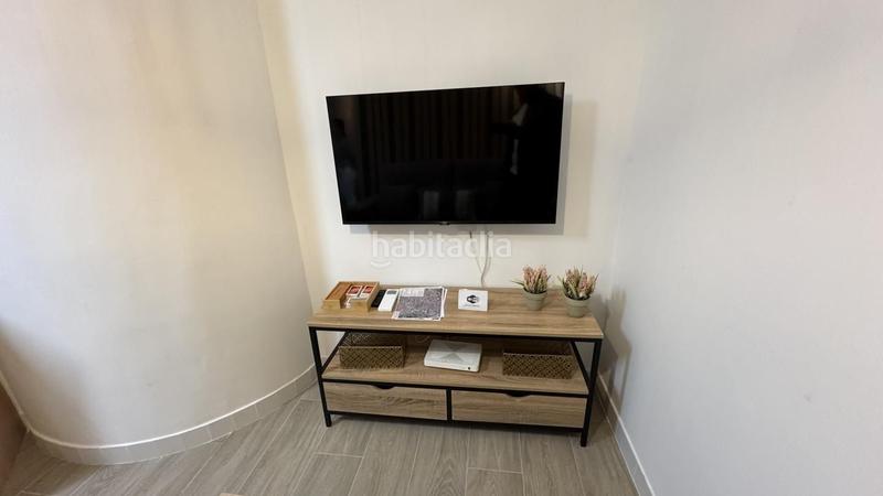 Foto a189e144-e67b-4494-a81d-2f786827b549. Piso dlr 1754 hermoso piso de 2 dormitorios y 2 baños recientemente reformado a la venta zona zaidín en Granada