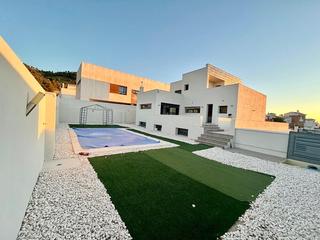Chalet  Calle nevada. Espectacular chalet independiente en venta    dilar