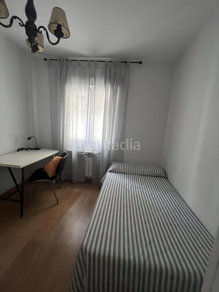 Foto 761c9511-3546-4635-97dd-1454898669bd. Alquiler piso estupendo piso en gran vía ref dlr 117 disponible a partir de julio 2025 en Granada