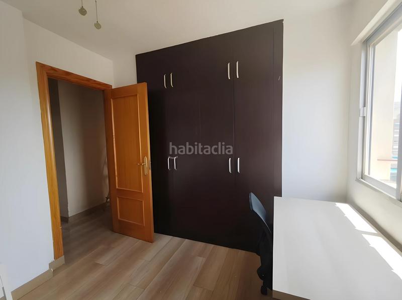 Foto d98947ee-6eb8-4f47-b0cd-91110f6e4ba6. Alquiler piso  en alquiler para estudiantes Cartuja, 3 dormitorios, wifi incluido en Granada