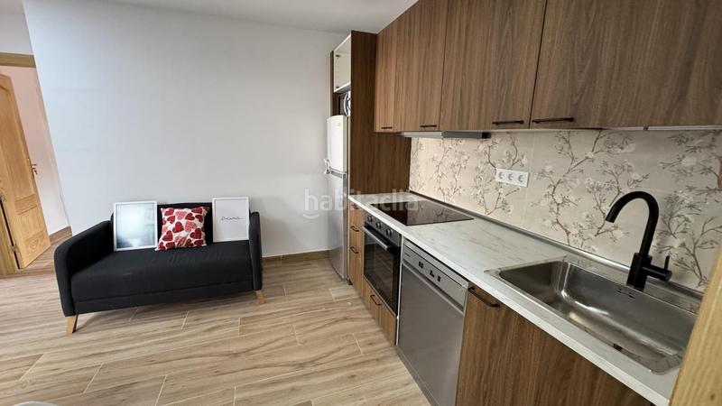 Foto dd94bf09-8a0b-4849-919a-e3ac615a8013. Alquiler piso dlr 1746 cómodo piso de 3 dormitorios en alquiler en el centro zona san matías en Granada