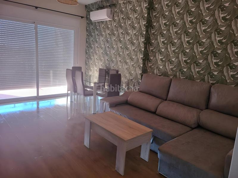 Foto 14379eec-703b-43ec-b124-363e101f842b. Alquiler piso amplio y luminoso piso de 4 dormitorios en alquiler zona Campo Verde, terraza, aire acondicionado y comunidad incluida en Granada