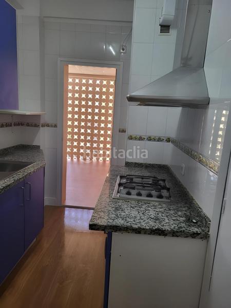 Foto 85f588b2-cf95-4f9c-aad5-09142db54568. Alquiler piso amplio y luminoso piso de 4 dormitorios en alquiler zona Campo Verde, terraza, aire acondicionado y comunidad incluida en Granada