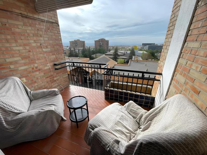 Foto b95e7d70-2b12-476e-a8cc-b3addc13c47e. Alquiler piso amplio y luminoso piso de 4 dormitorios en alquiler zona Campo Verde, terraza, aire acondicionado y comunidad incluida en Granada