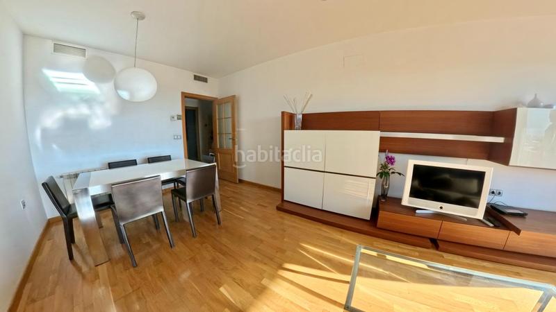Foto 39b18602-e19f-4646-b4ae-e01eaead3153. Alquiler apartamento piso en alquiler en Campus de la Salud, terraza, piscina y parking incluido ref dlr00044 en Granada
