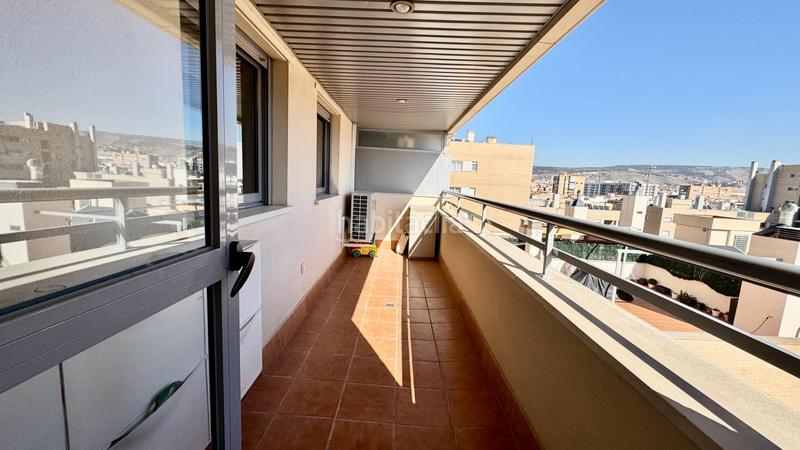 Foto a4b5ff3c-216e-4d22-bcb0-edcd6904e05f. Alquiler apartamento piso en alquiler en Campus de la Salud, terraza, piscina y parking incluido ref dlr00044 en Granada
