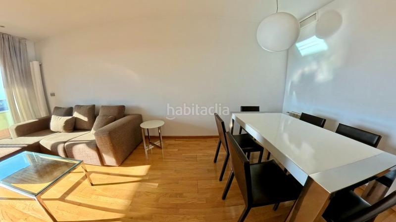 Foto bf6830d3-253f-4f53-be42-dd0f9ac92081. Alquiler apartamento piso en alquiler en Campus de la Salud, terraza, piscina y parking incluido ref dlr00044 en Granada