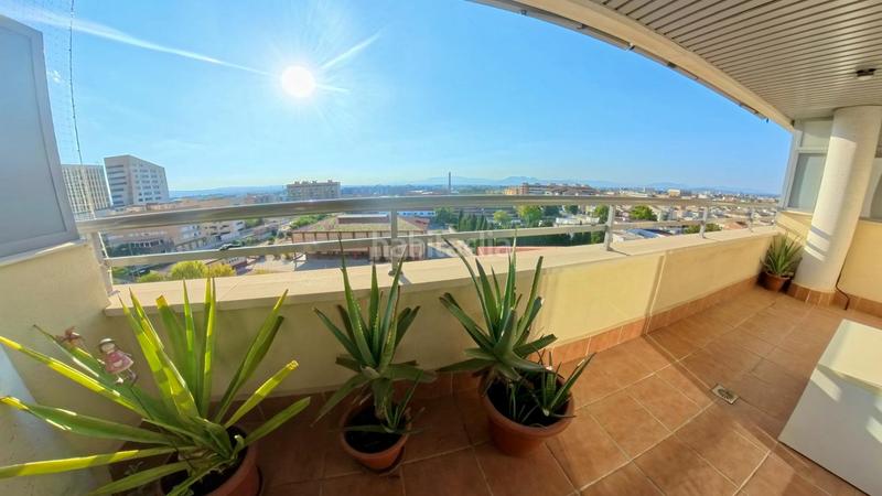 Foto c0731d59-06ff-433f-9ac0-0b14ea0bec29. Alquiler apartamento piso en alquiler en Campus de la Salud, terraza, piscina y parking incluido ref dlr00044 en Granada