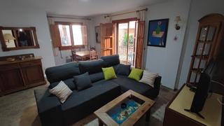 Location Appartement  Calle almireceros. Amplio piso de 4 dormitorios en alquiler en el centro  ref dlr 1