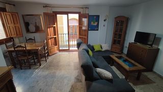 Location Appartement  Calle almireceros. Amplio piso de 4 dormitorios en alquiler en el centro  ref dlr 1
