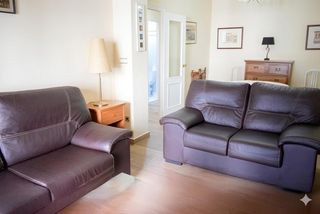 Location Appartement  Calle martinez de la rosa. Amplio y cómodo piso de 4 dormitorios y 2 baños  zona facultad d