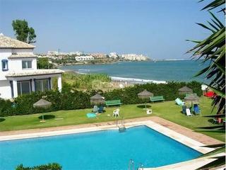 Lloguer Pis  Urbanizacion bahia de estepona. Apartamento de lujo en alquiler en primera línea de playa en est