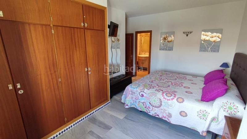 Foto 0dac6409-bec7-421f-8861-eef4ae74e7ce. Alquiler piso apartamento de lujo en alquiler en primera línea de playa urbanización privilegiad en Estepona