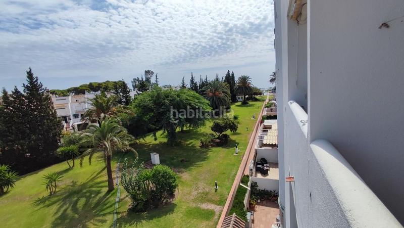 Foto 36a8c7ba-dd04-43d9-a406-fd75ec7a7ea6. Alquiler piso apartamento de lujo en alquiler en primera línea de playa urbanización privilegiad en Estepona