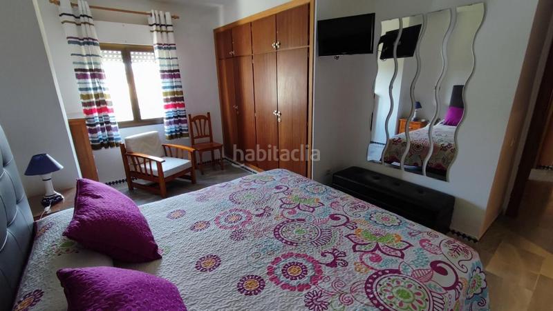 Foto e0ea059c-6f48-4869-90d7-7982a6e9da0d. Alquiler piso apartamento de lujo en alquiler en primera línea de playa urbanización privilegiad en Estepona