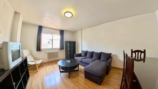 Location Appartement  Calle santa aurelia. Amplio piso de 4 dormitorios en alquiler  zona alhamar  c. sta.