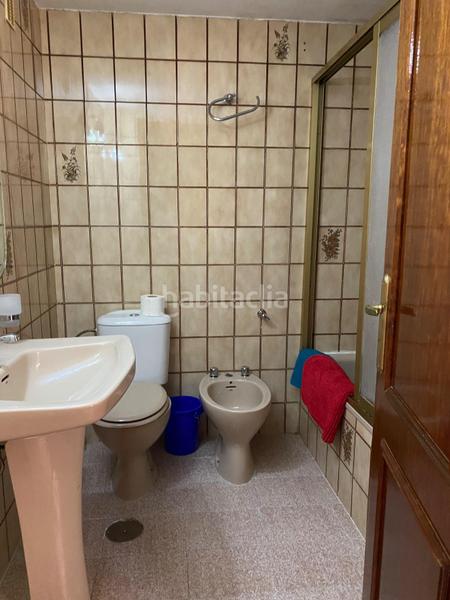 Foto 8e2b83ef-642f-427d-b66a-9d430421fe9e. Alquiler piso amplio y cómodo piso de 4 dormitorios ideal para estudiantes zona San Francisco Javier calle ribera del beiro comunidad incluid en Granada