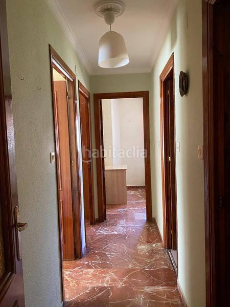 Foto b5210871-8eb9-4a6d-a196-b5487379ab53. Alquiler piso amplio y cómodo piso de 4 dormitorios ideal para estudiantes zona San Francisco Javier calle ribera del beiro comunidad incluid en Granada