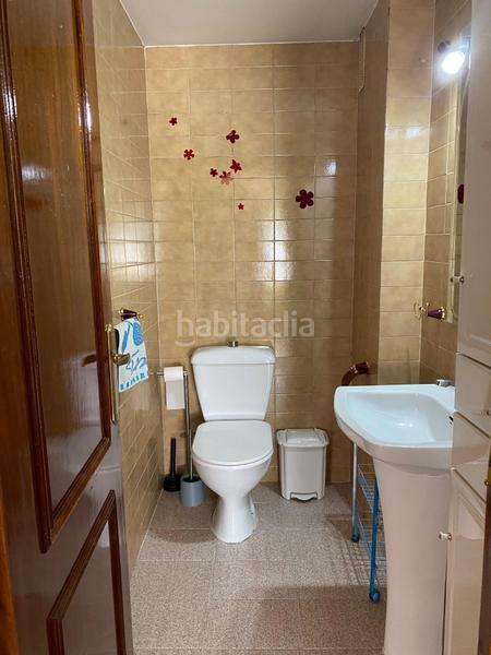 Foto c87f7605-09b7-4559-bc0e-529ab518f746. Alquiler piso amplio y cómodo piso de 4 dormitorios ideal para estudiantes zona San Francisco Javier calle ribera del beiro comunidad incluid en Granada