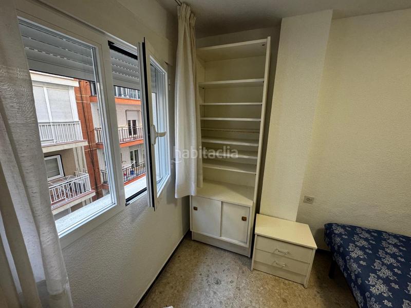 Foto 3f294b03-b96e-40be-95ca-4709f57e0cb6. Alquiler piso amplio y cómodo piso de 3 dormitorios para estudiantes calle cañaveral, totalmente amueblado y equipado ref dlr00099 en Granada