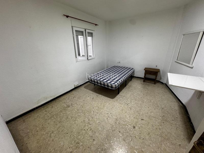 Foto 6767a9fc-376b-41c4-a438-a4f3207c5a89. Alquiler piso amplio y cómodo piso de 3 dormitorios para estudiantes calle cañaveral, totalmente amueblado y equipado ref dlr00099 en Granada