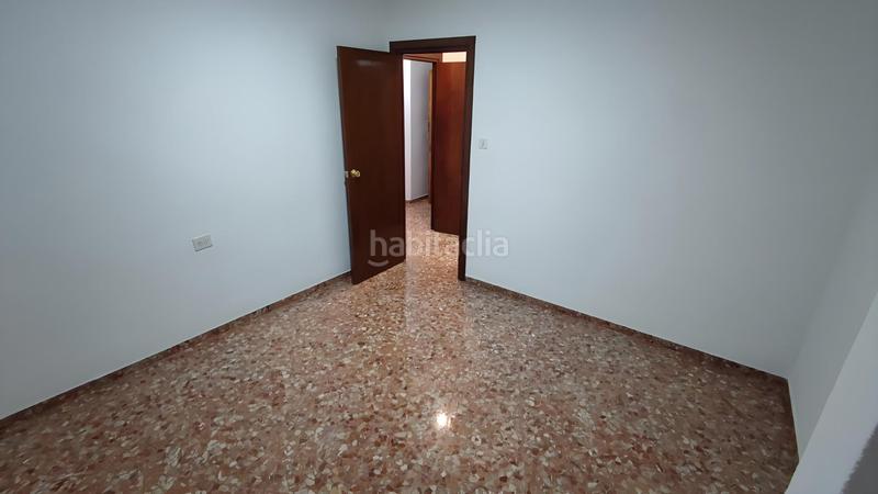 Foto b99c414b-4e7e-4578-a6e5-8f60f9ac5b7e. Alquiler piso cómodo piso de 4 dormitorios en alquiler sin muebles zona granada ref dlr 1083 en Maracena
