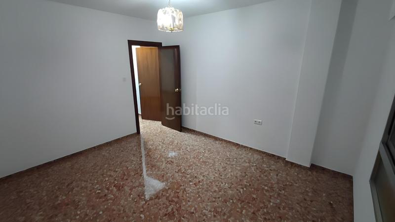 Foto d008d6f9-f085-4c73-84f0-b3cc6b5cfeb5. Alquiler piso cómodo piso de 4 dormitorios en alquiler sin muebles zona granada ref dlr 1083 en Maracena