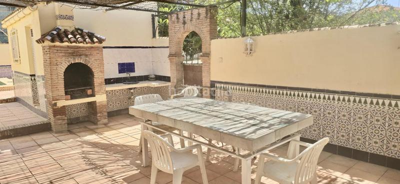 Foto 0ffeefef-c131-4cfa-9891-76b5f6a1aa55. Chalet  independiente en venta en urbanización arenal parcela urbana de 1.000 m, todo en una planta, piscina y garaje en Alhendín