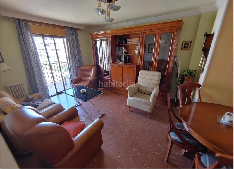 Foto 165b2def-3b97-43e3-ba5c-391bea0987b1. Alquiler piso magnífico piso en alquiler en c rey abu said, Fígares capital ref dlr883 en Granada