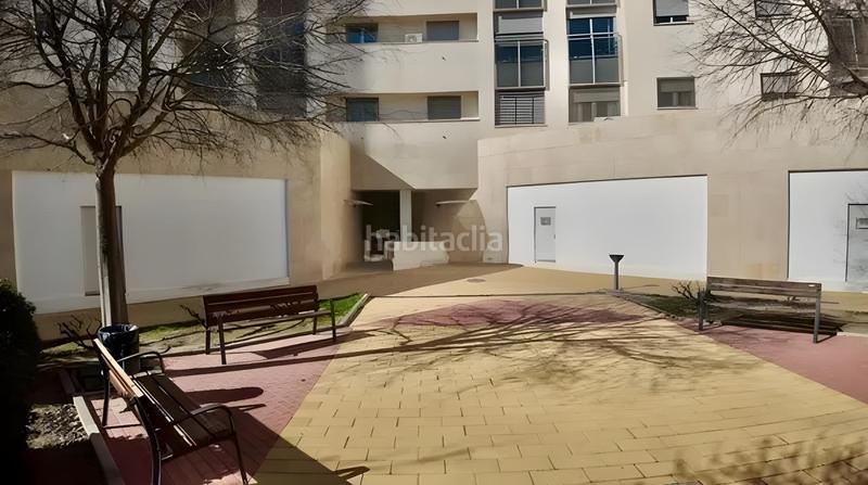 Foto 3465cf0d-be15-49aa-89ea-787ee3ee11f1. Alquiler piso  en alquiler en la rosaleda c pintor fernando belda, 4 hab., garaje incluido ref dlr00116 en Granada