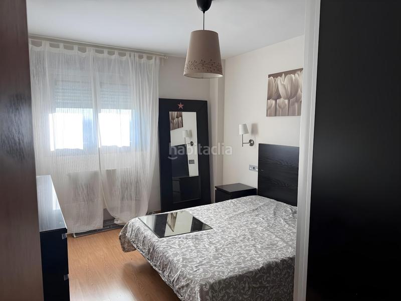 Foto 304f70f2-255a-4e96-b545-c32f16221e57. Rent flat with heating parking in Rosaleda - Juventud Granada