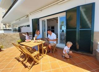 Appartement  Paseo costa de la luz. Apartamento reformado frente a la playa de la regla  paseo costa