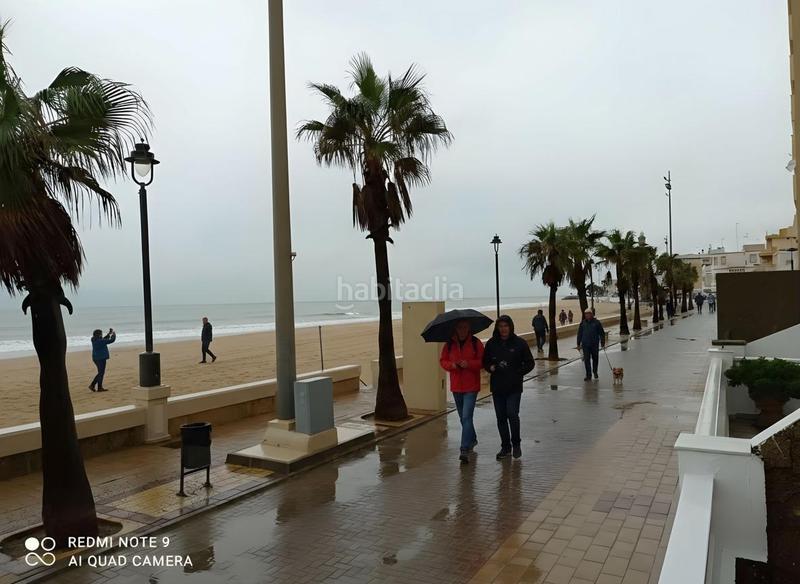 Foto 173f37e5-454b-436a-bf4d-653ecab991b7. Piso apartamento reformado frente a la Playa de la Regla paseo costa de la luz, en Chipiona
