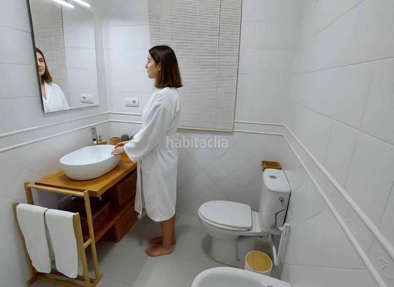 Foto 7bec8f9c-d96f-49d1-8361-3c23c6e196ab. Piso apartamento reformado frente a la Playa de la Regla paseo costa de la luz, en Chipiona