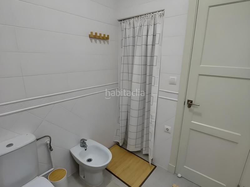 Foto afa8633b-3d81-4a8c-959d-a3813de0d434. Piso apartamento reformado frente a la Playa de la Regla paseo costa de la luz, en Chipiona